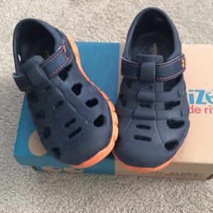 NIB boys rubber water shoes. Size 6